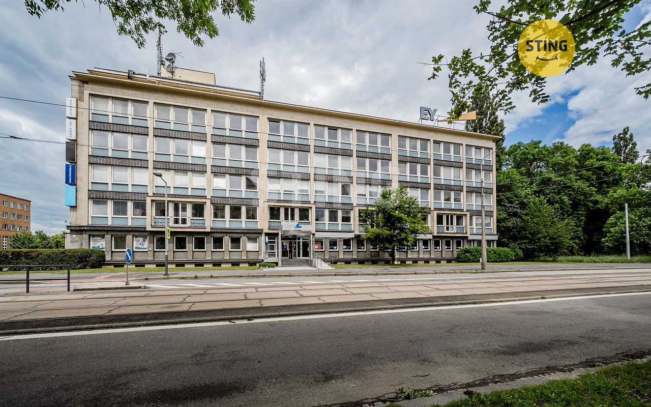 Pronájem kanceláře 165 m²