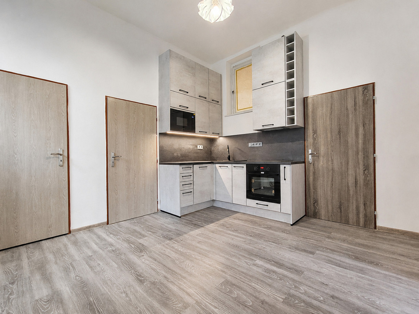 3+1 Apartment in Frýdek-Místek, Sídliště Kolaříkovo, Místek - View 2