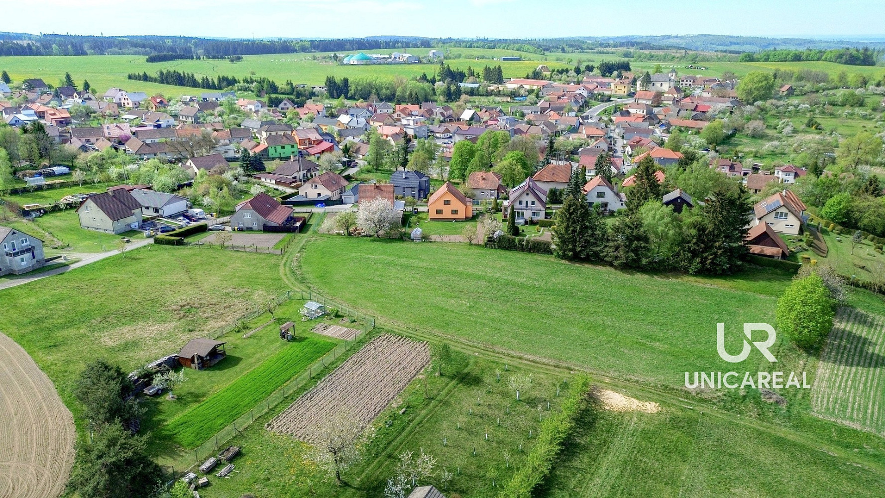 Prodej stavebního pozemku 5 776 m² – fotografie 5