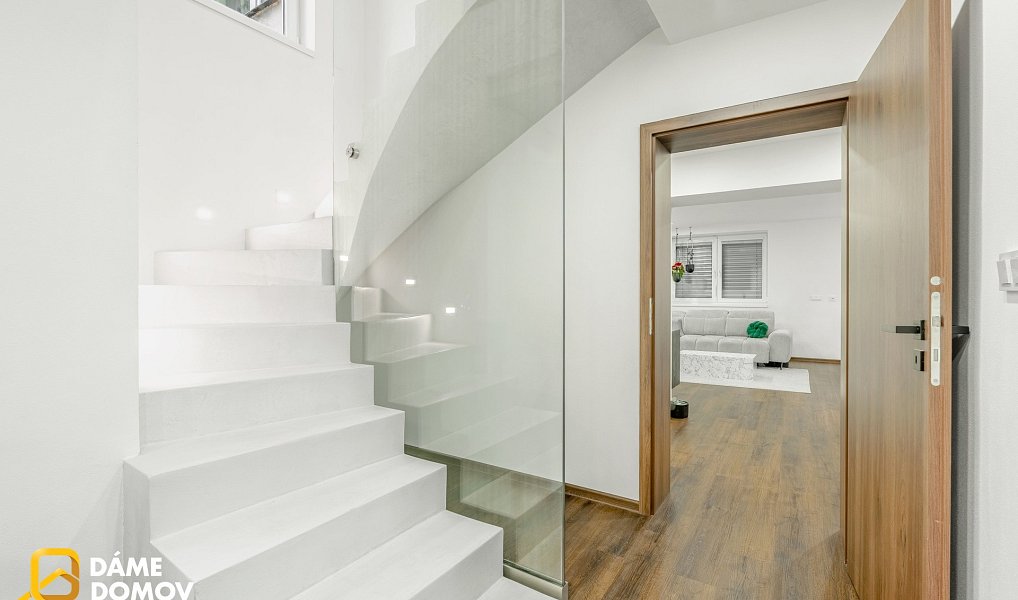 Prodej domu 308 m² s pozemkem 3 861 m², Suchov – náhled fotky 3