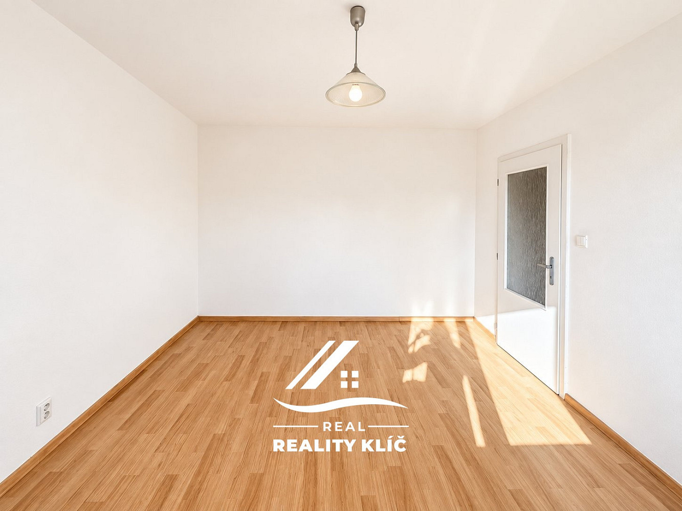 Pronájem bytu 1+1 28 m² – fotografie 4