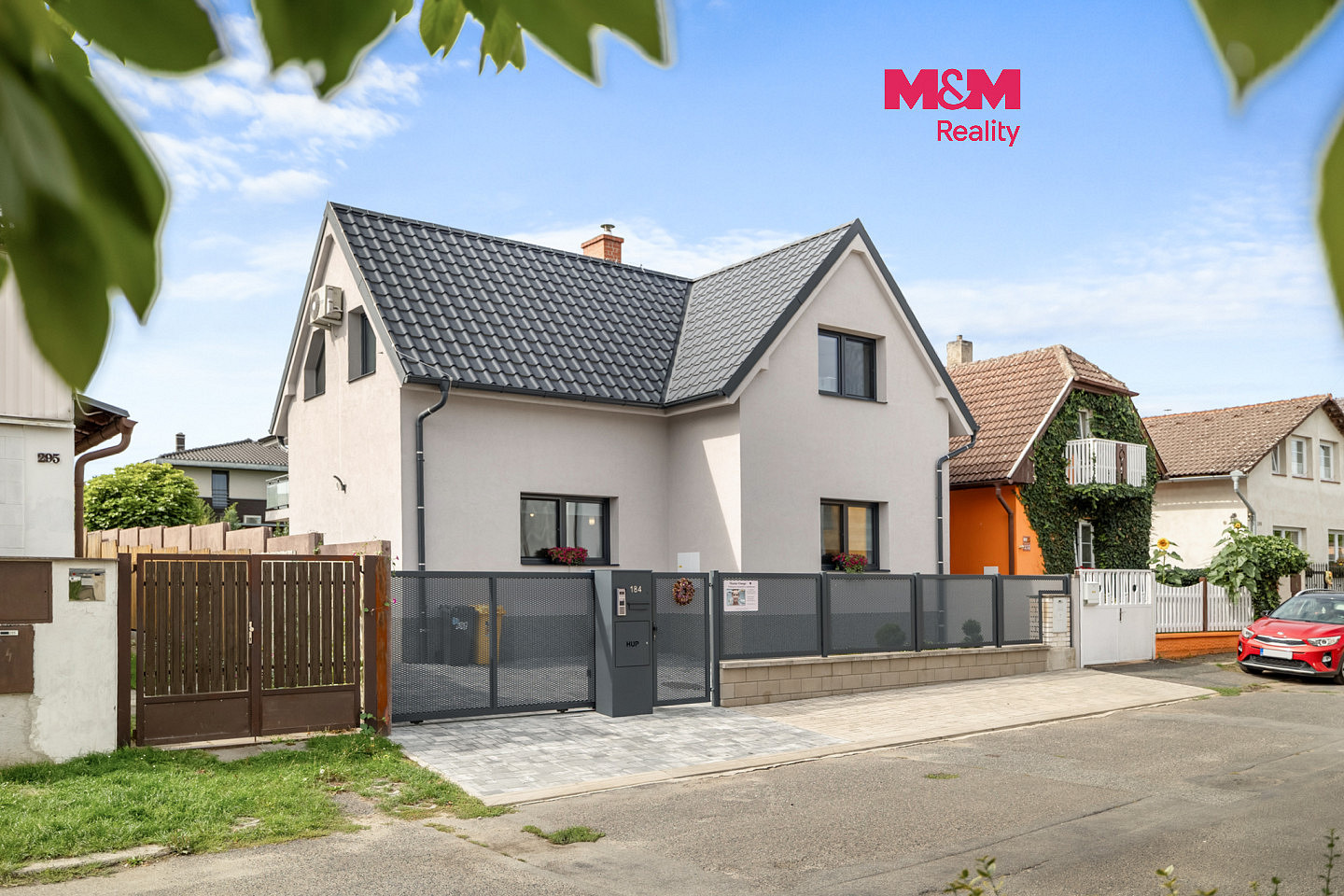Prodej domu 190 m² s pozemkem 573 m²
