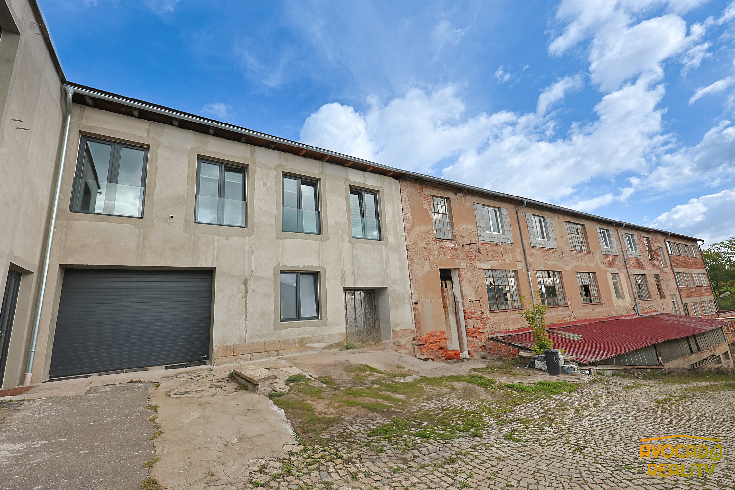 Prodej nájemního domu, činžáku 2 860 m² – fotografie 3