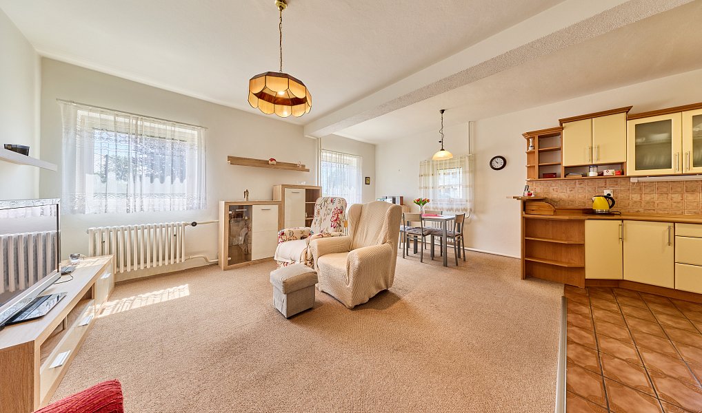 Prodej domu 158 m² s pozemkem 1 747 m², Vestec – náhled fotky 4