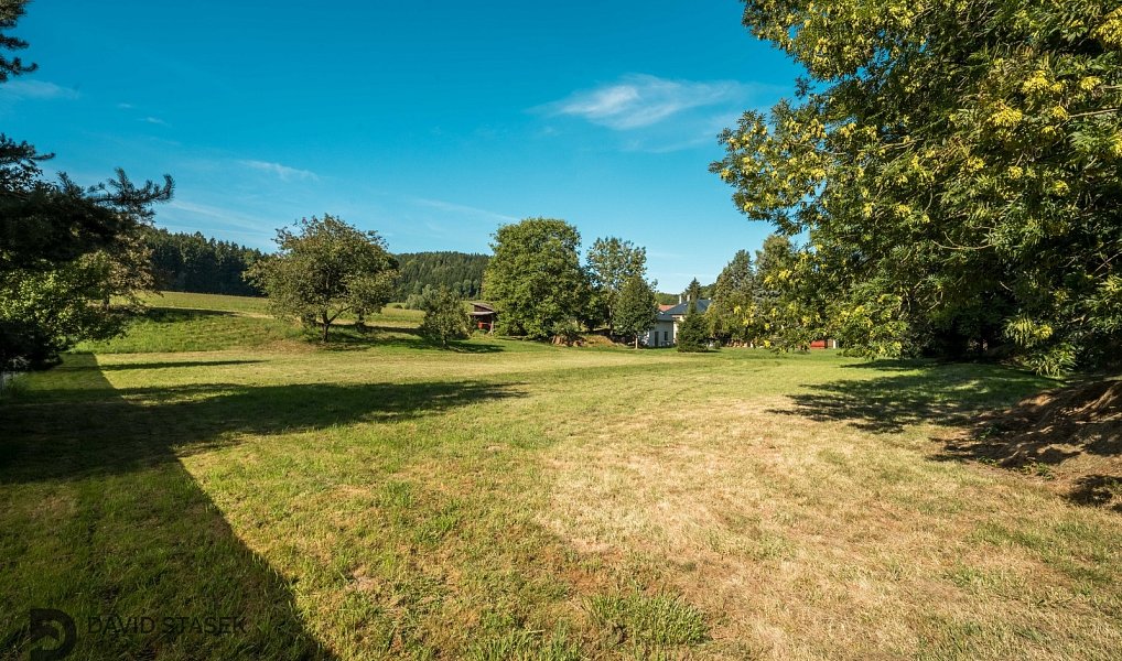 Prodej stavebního pozemku 1 783 m², Přívrat – náhled fotky 2