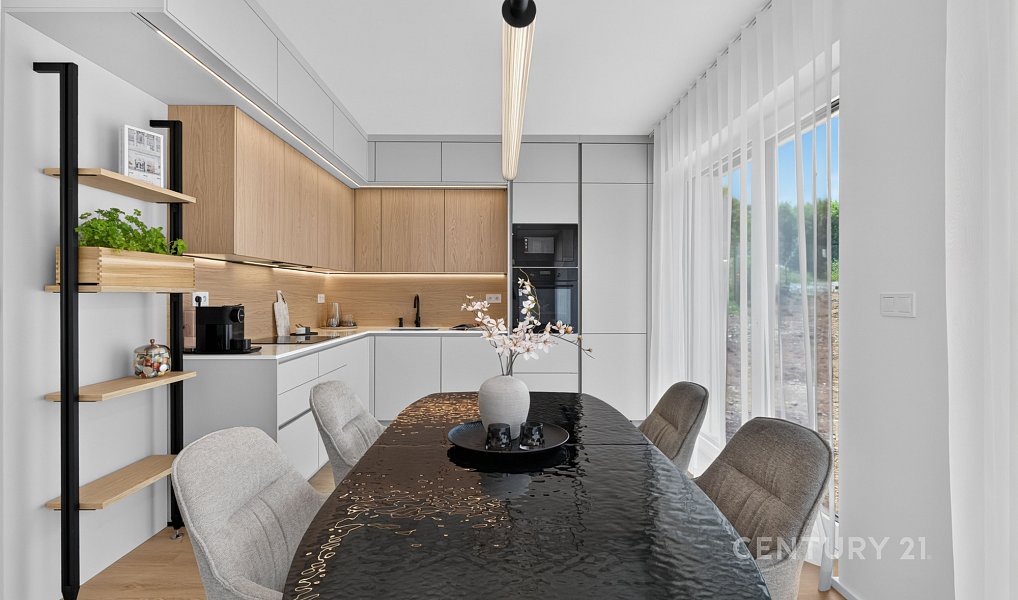 Prodej bytu 6+kk 150 m², Kamenice – náhled fotky 4