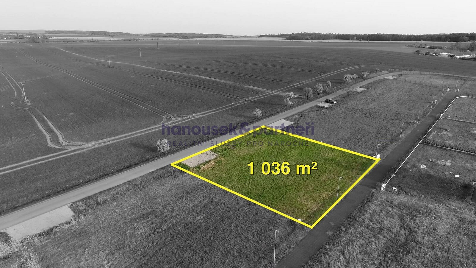 Prodej stavebního pozemku 1 036 m² – fotografie 2