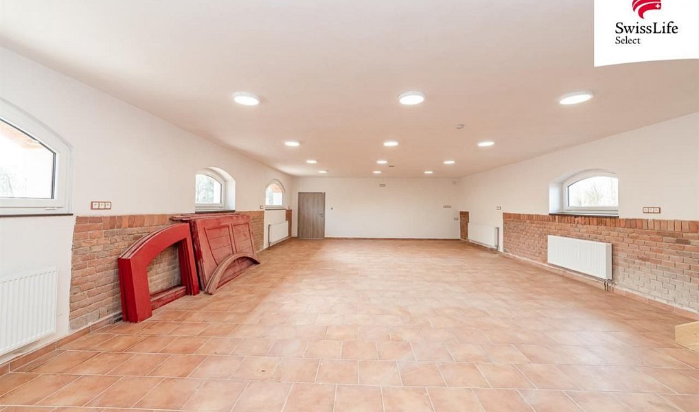 Pronájem obchodních prostor 230 m², Dobronín – náhled fotky 2