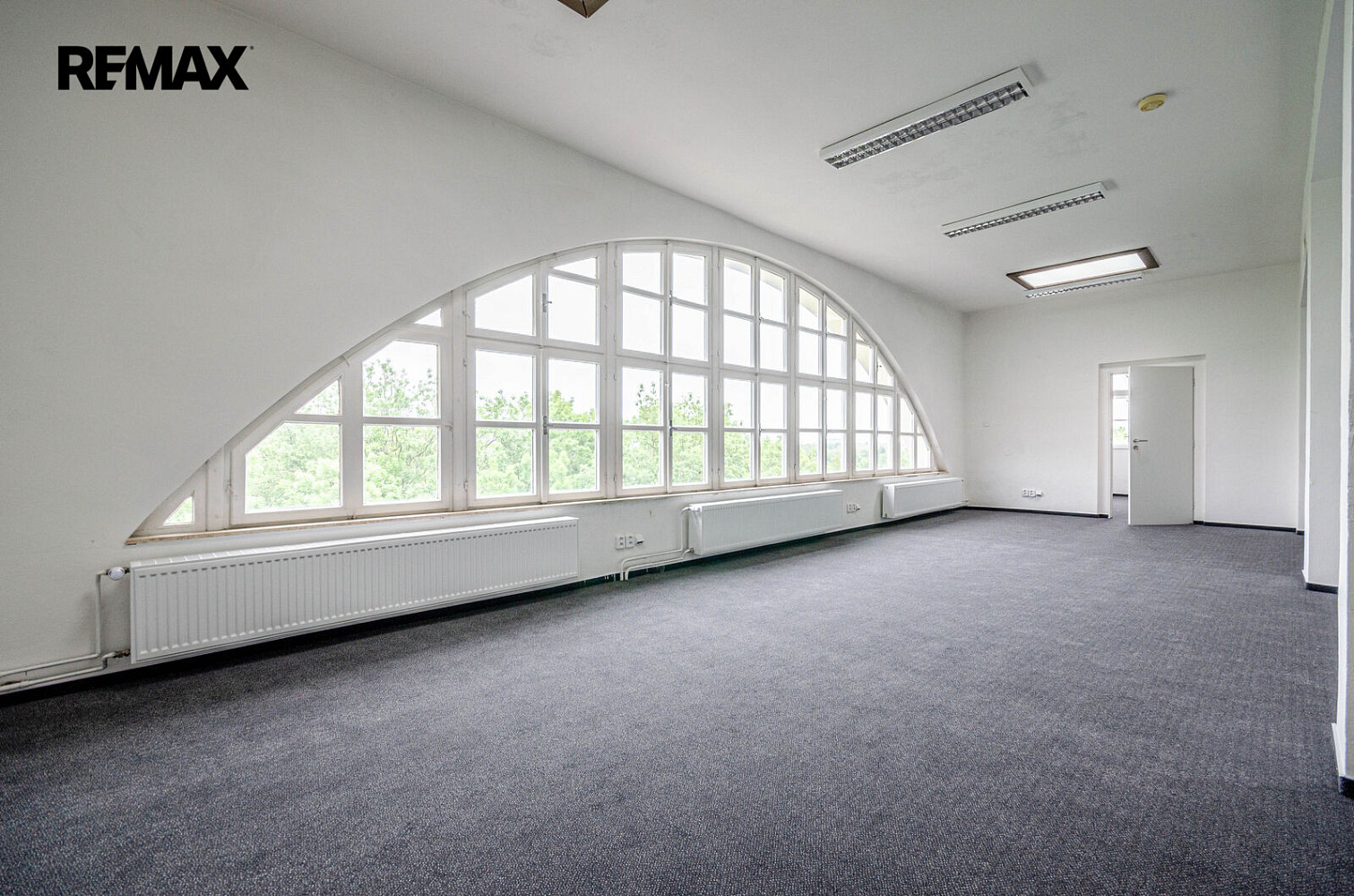 Pronájem kanceláře 53 m² – fotografie 5