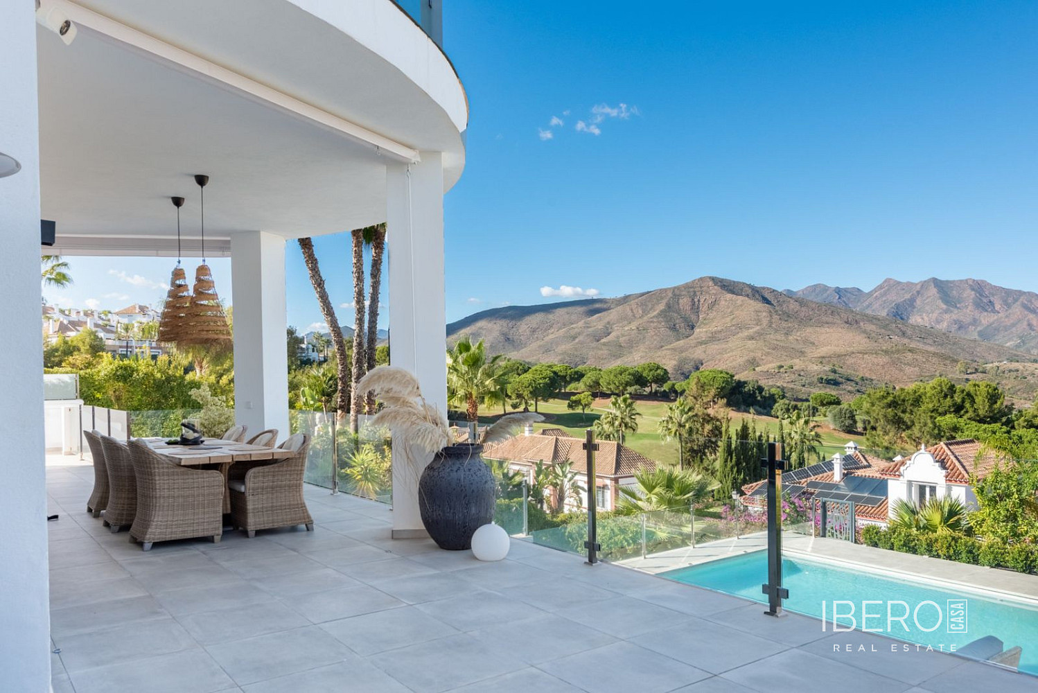 Prodej domu 470 m² s pozemkem 1 418 m²