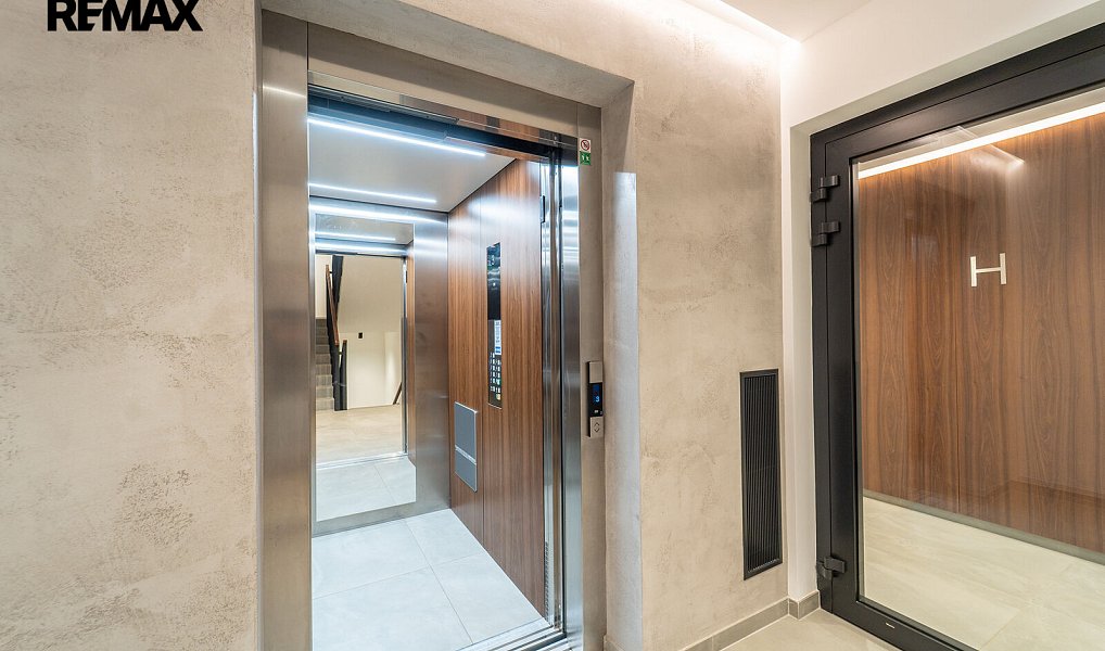 Pronájem bytu 2+kk 54 m², Praha – náhled fotky 17