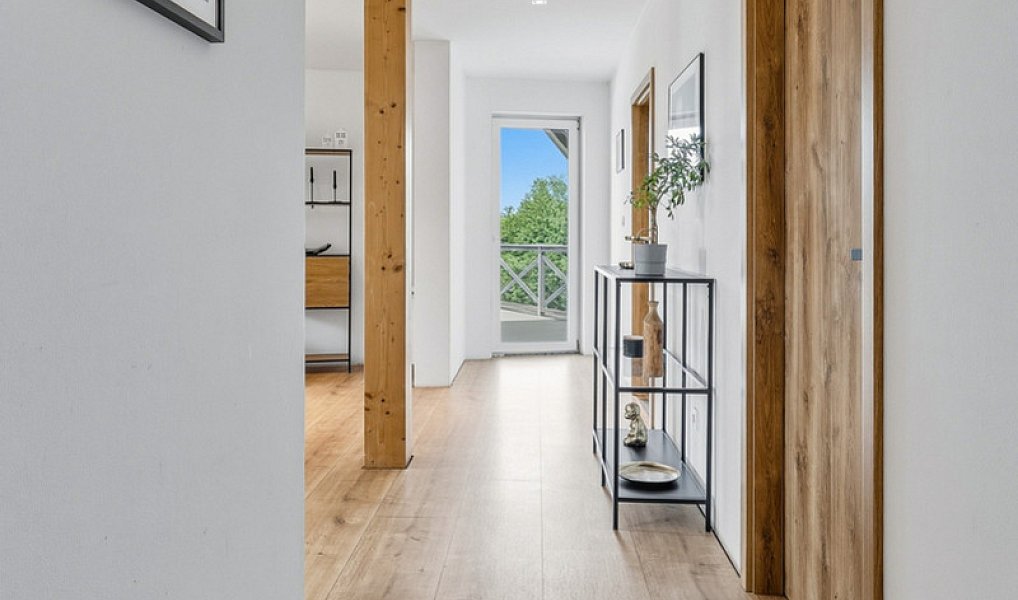 Prodej domu 300 m² s pozemkem 1 066 m², Tehov – náhled fotky 13