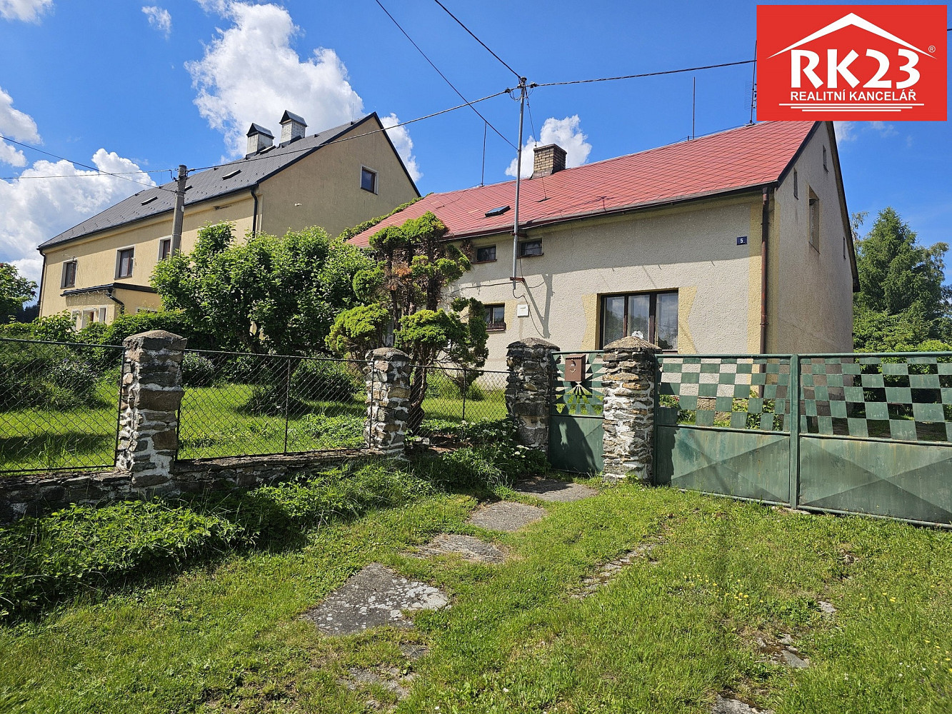 Prodej domu 180 m² s pozemkem 1 573 m²