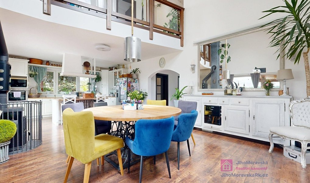 Prodej domu 252 m² s pozemkem 1 211 m², Valtice – náhled fotky 9