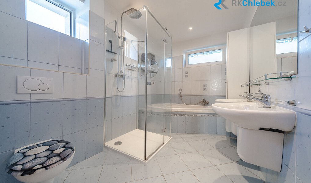 Prodej domu 268 m² s pozemkem 1 080 m², Kravaře – náhled fotky 13