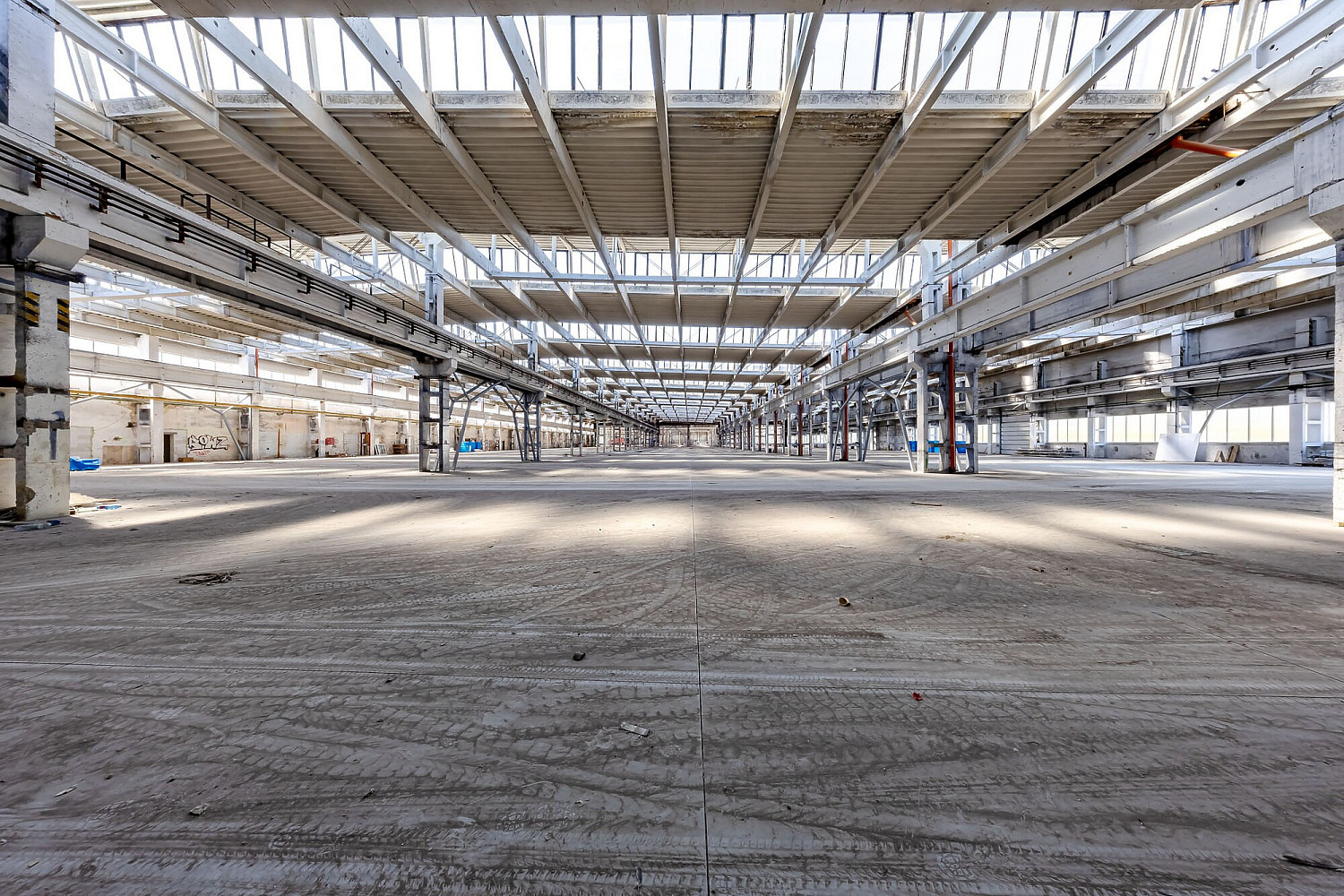 Pronájem výrobních prostor 2 000 m² – fotografie 4