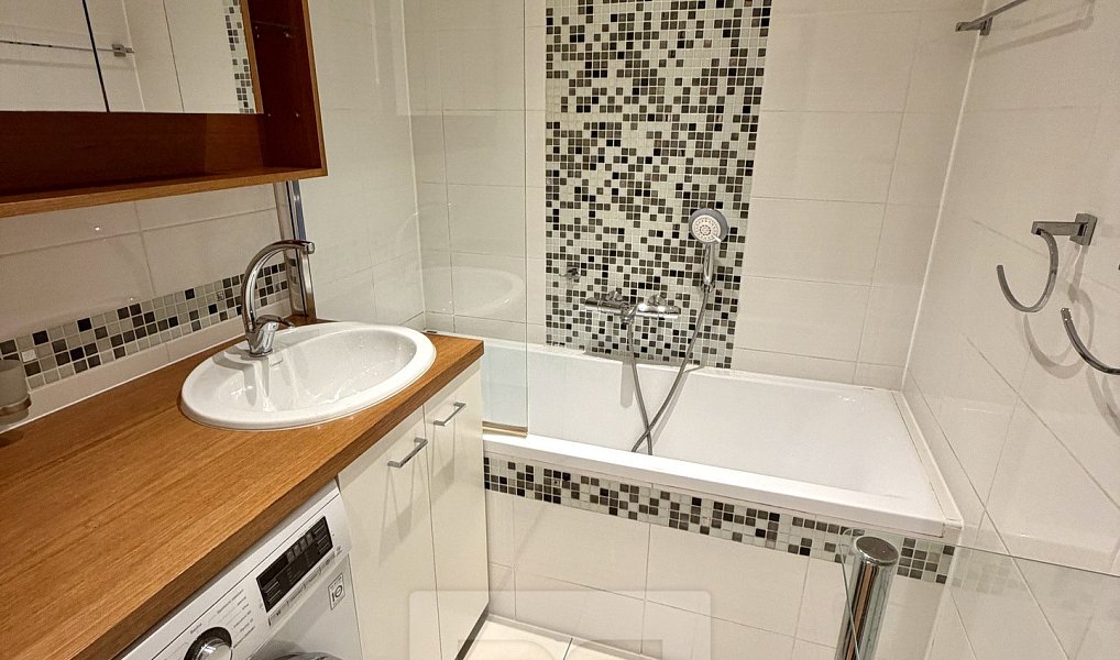Prodej bytu 3+1 78 m², Praha – náhled fotky 16