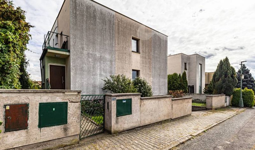 Prodej domu 298 m² s pozemkem 646 m², Sezemice – náhled fotky 32