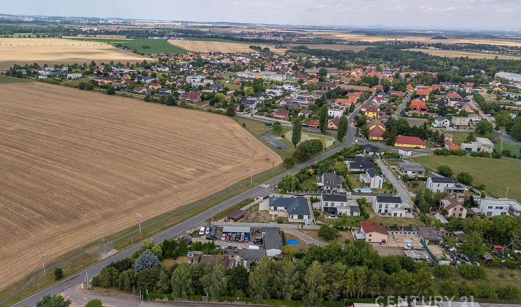 Prodej domu 145 m² s pozemkem 2 417 m², Radonice – náhled fotky 19