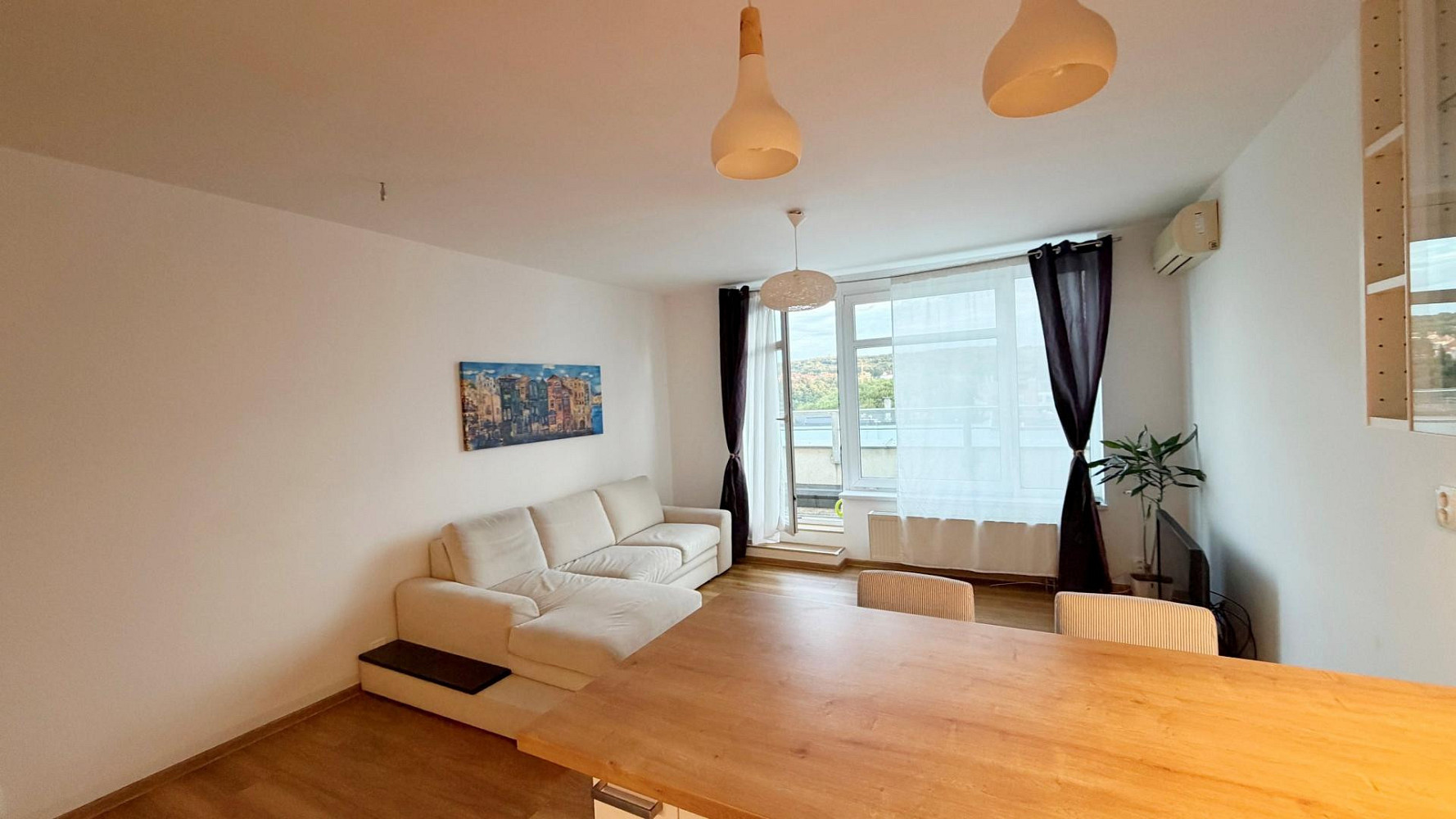 Pronájem bytu 2+kk 66 m² — photo 2