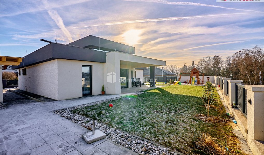 Prodej domu 136 m² s pozemkem 857 m², Nová Role – náhled fotky 27