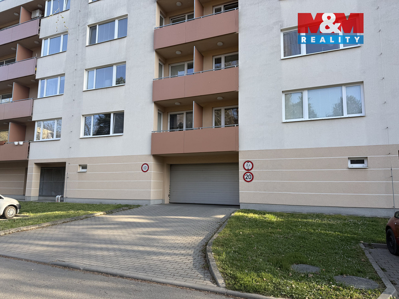 Prodej garážové stání, 10 m2, zlín, ul. dřevnická — photo 3