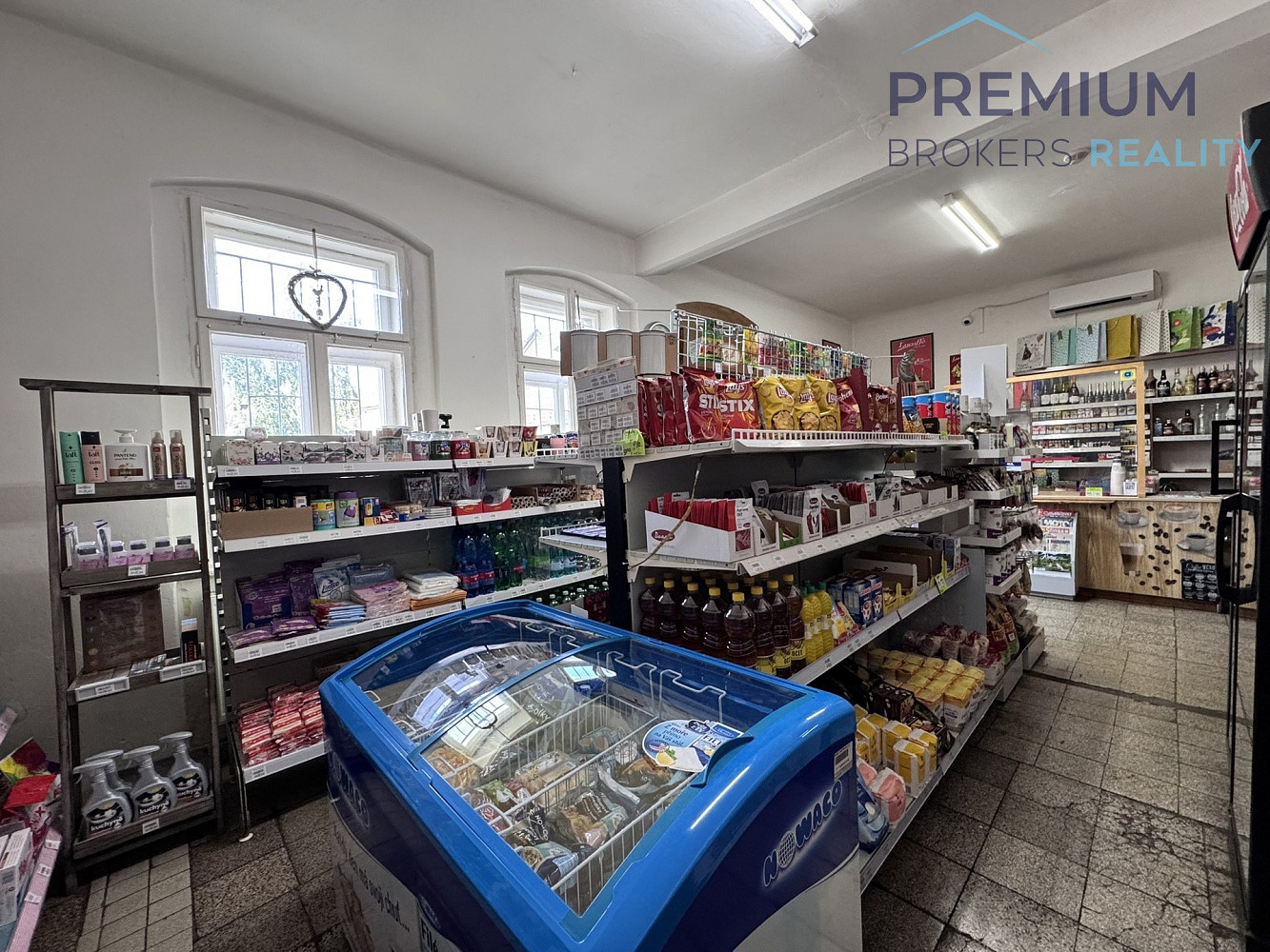 Pronájem obchodních prostor 90 m² – fotografie 2
