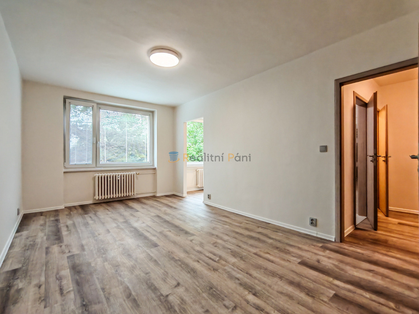 Pronájem bytu 1+1 33 m² — photo 2
