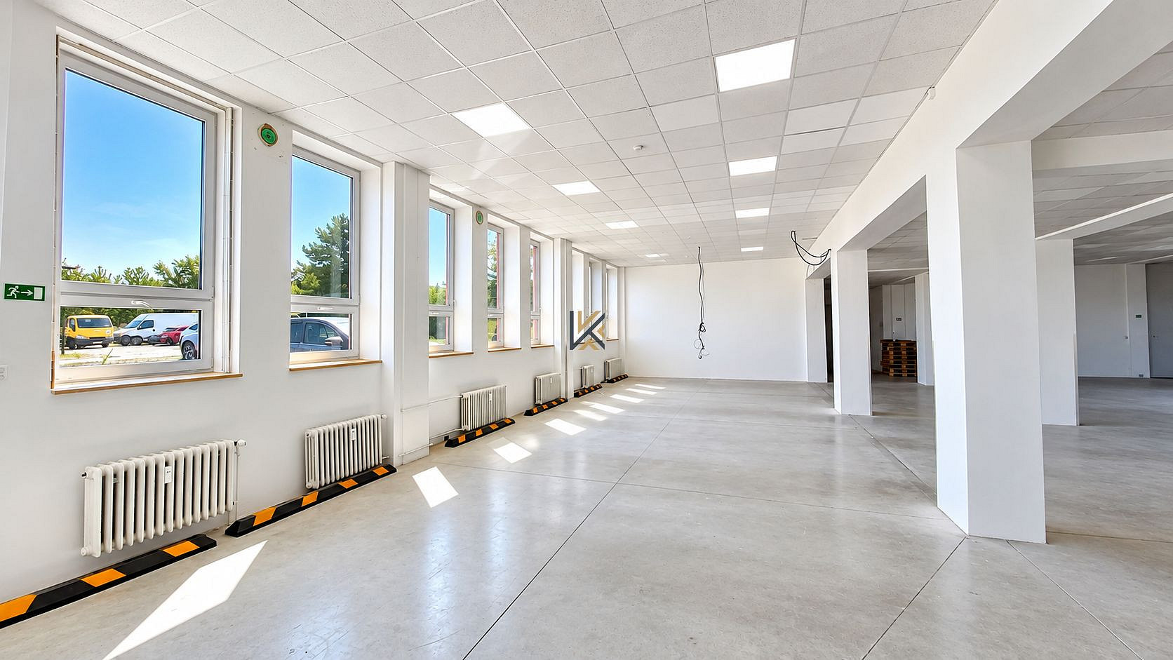 Pronájem obchodních prostor 400 m²