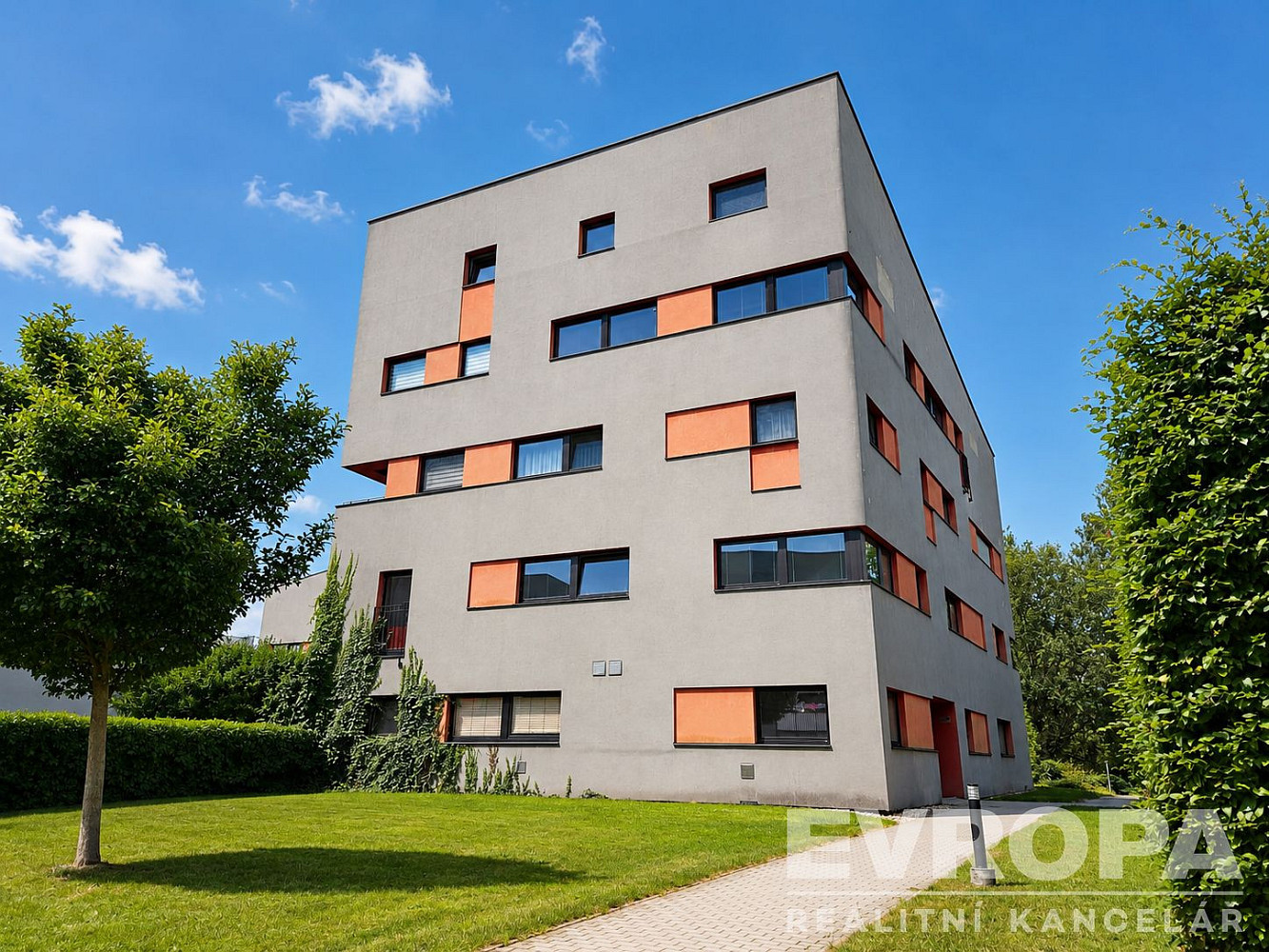 Pronájem bytu 3+kk 80 m²