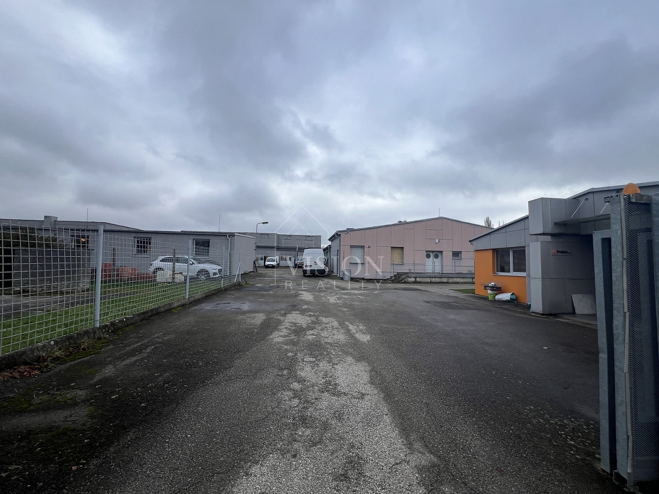 Pronájem skladovacích prostor 76 m² – fotografie 3
