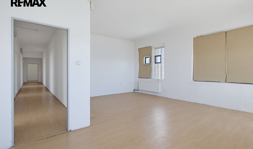 Prodej výrobních prostor 2 350 m², Aš – náhled fotky 45
