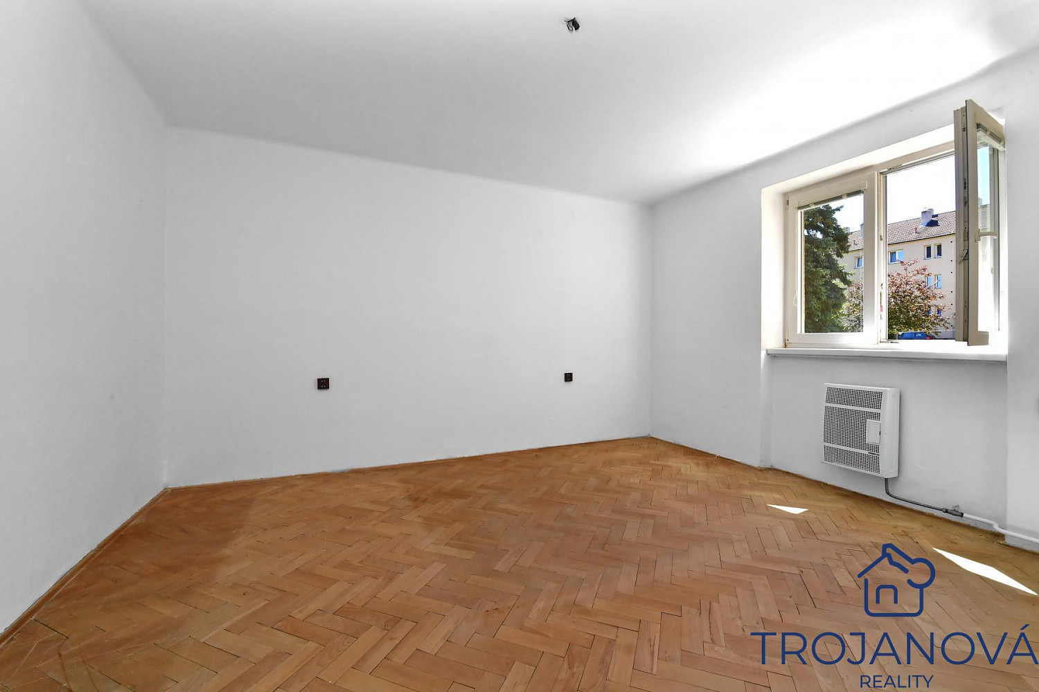 Prodej bytu 2+1 60 m² — photo 2