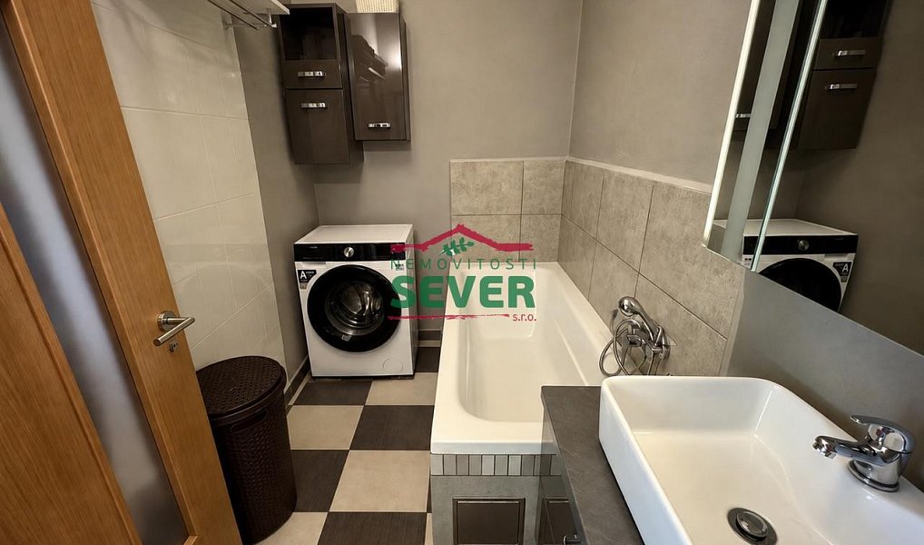 Prodej domu 571 m² s pozemkem 158 m², Luby – náhled fotky 6