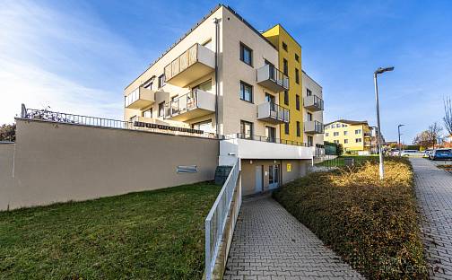Pronájem bytu 3+kk 80 m², T. G. Masaryka, Horoměřice, okres Praha-západ