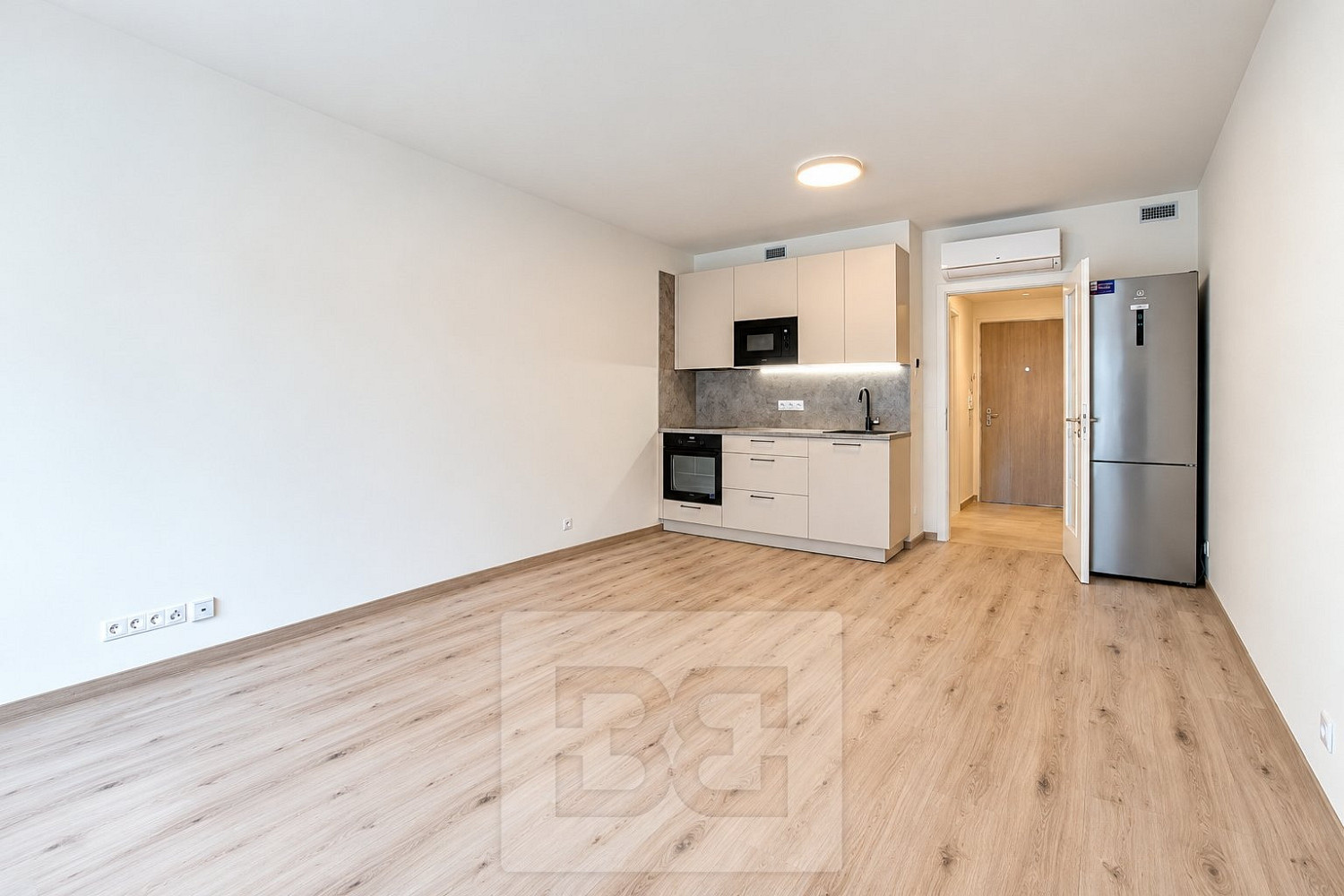 Pronájem bytu 1+kk 32 m²