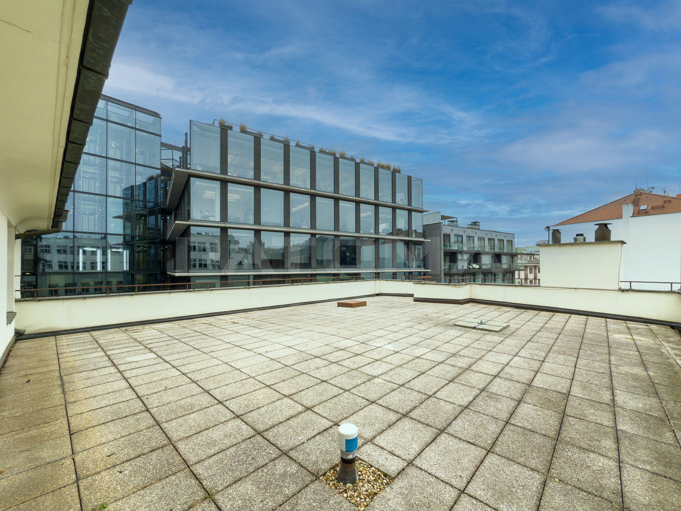 Pronájem kanceláře 295 m² – fotografie 4