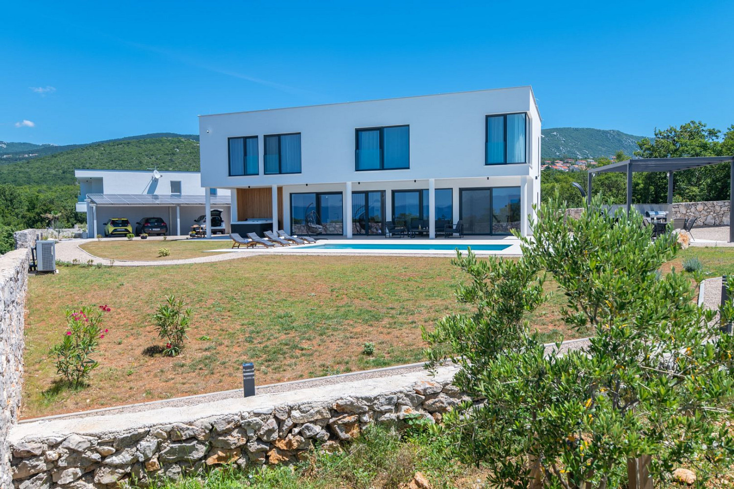 Prodej domu 260 m² s pozemkem 260 m²