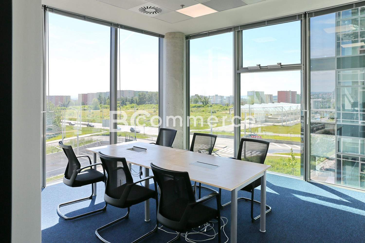 Pronájem kanceláře 349 m²