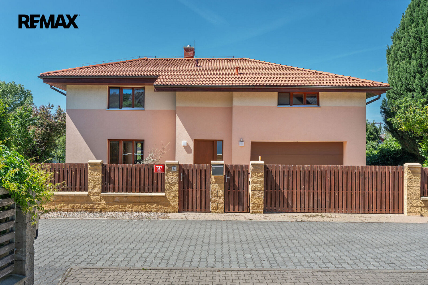 Prodej domu 241 m² s pozemkem 742 m²