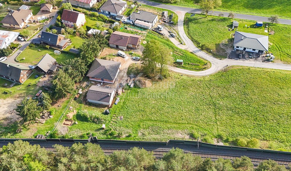 Prodej stavebního pozemku 1 375 m², Valy – náhled fotky 8