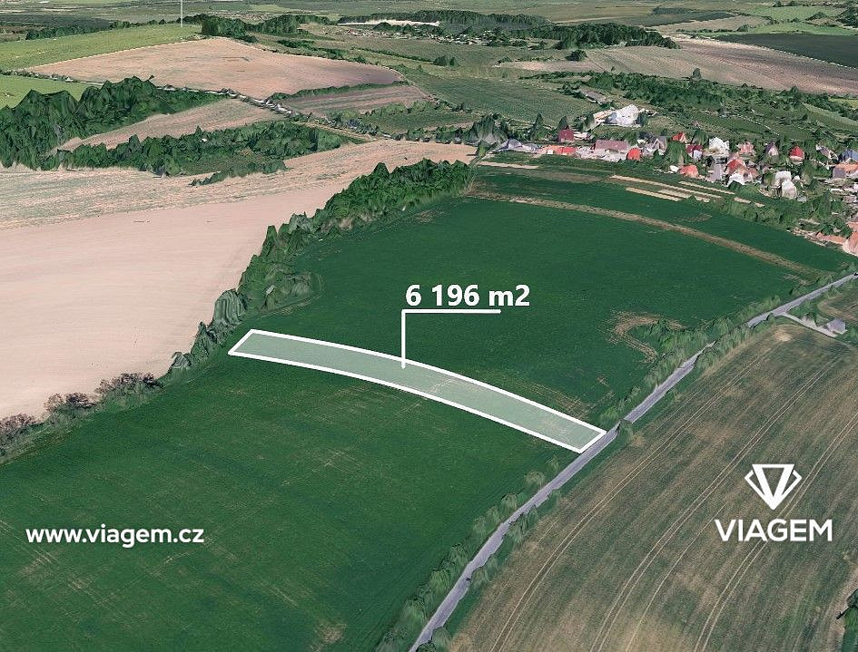 Prodej pole 2 323 m²