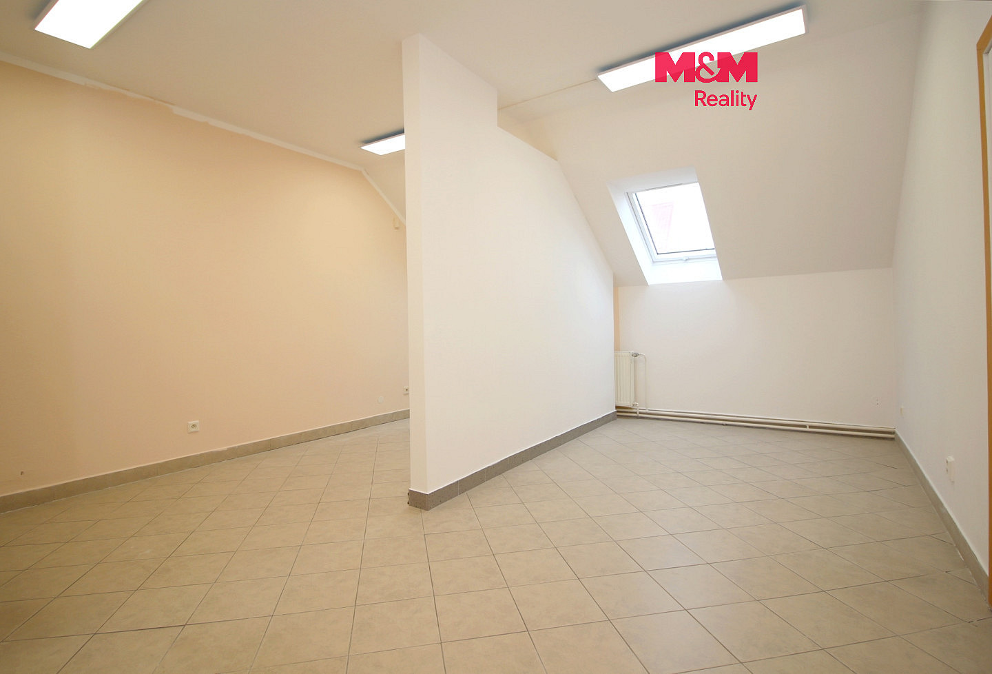 Pronájem obchodních prostor 24 m²