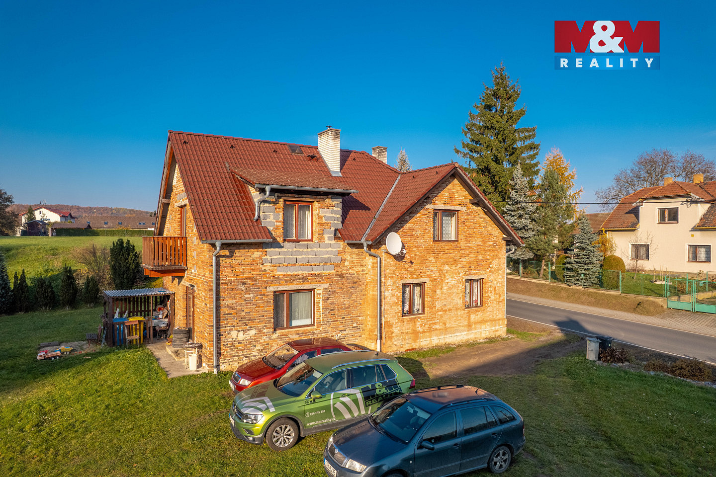 Prodej domu 180 m² s pozemkem 2 215 m² — photo 2