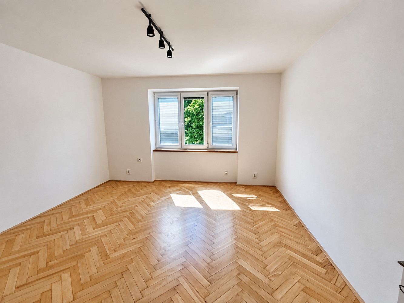 Pronájem bytu 2+1 40 m² – fotografie 4