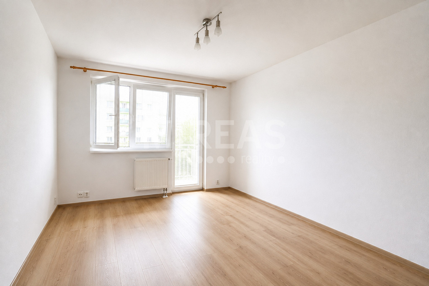 Pronájem bytu 2+kk 58 m² – fotografie 4