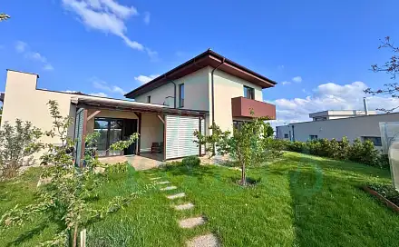 Prodej domu 244 m² s pozemkem 972 m², Vysoký Újezd, okres Beroun