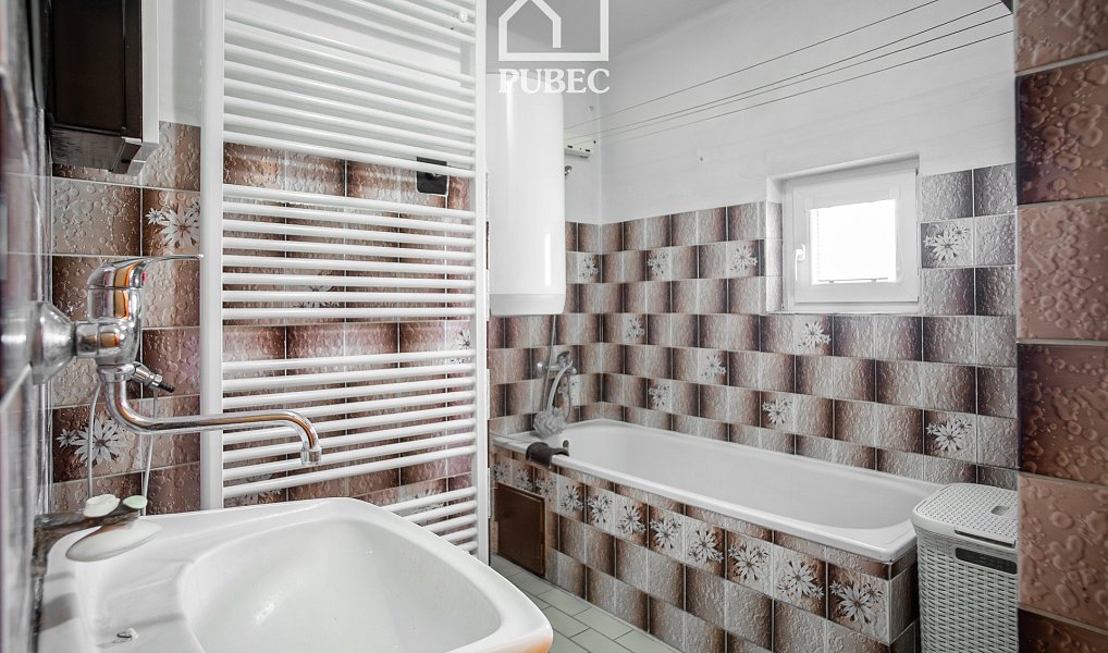 Prodej domu 275 m² s pozemkem 4 515 m², Jarov – náhled fotky 17