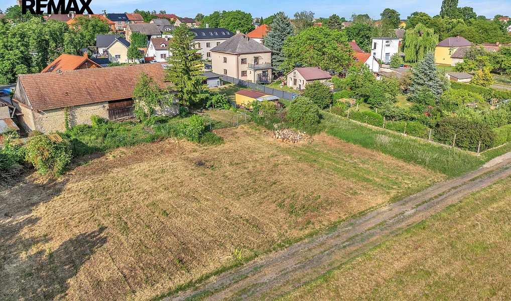 Prodej stavebního pozemku 508 m², Milovice – náhled fotky 6