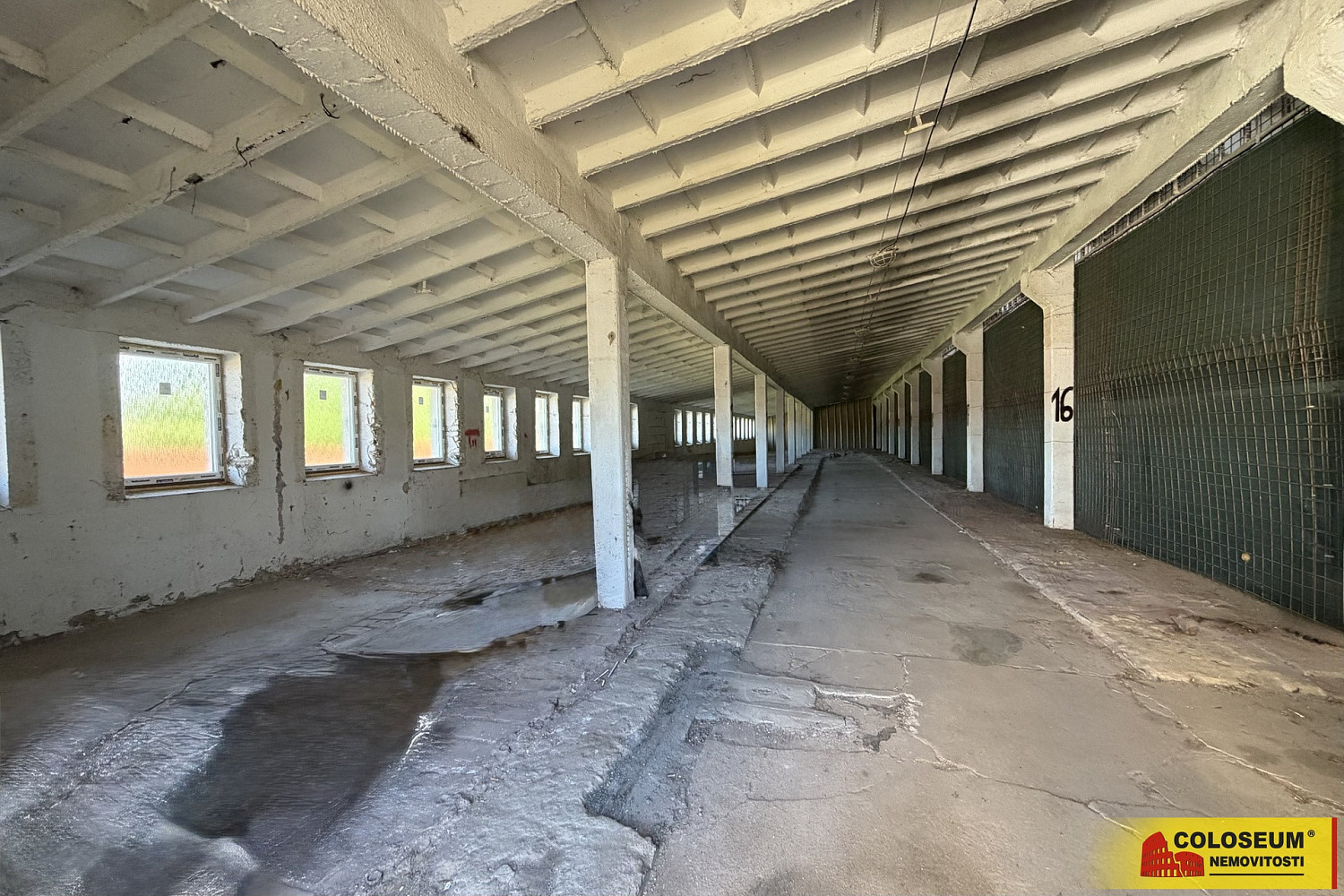 Pronájem skladovacích prostor 330 m²